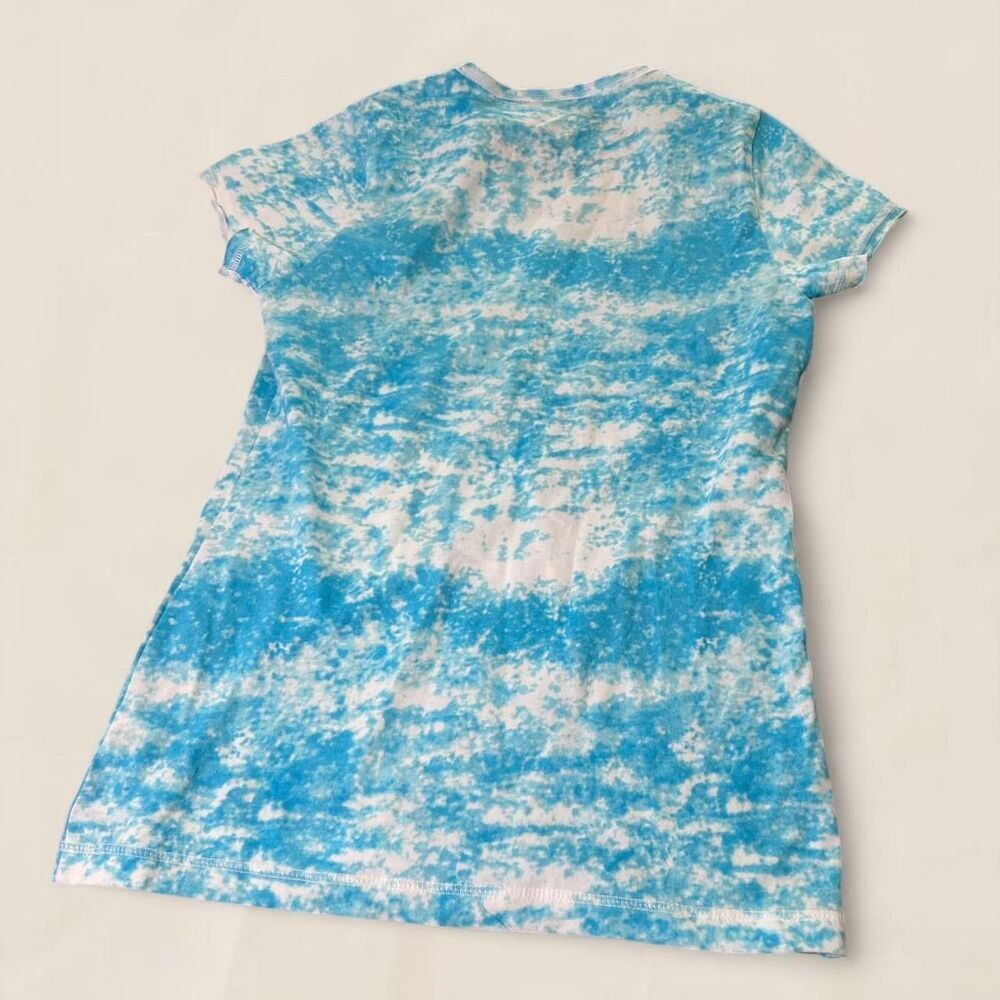 Y2K style Blue tie-dye butterfly graphic baby tee | small fairy core summer - Picture 4 of 5